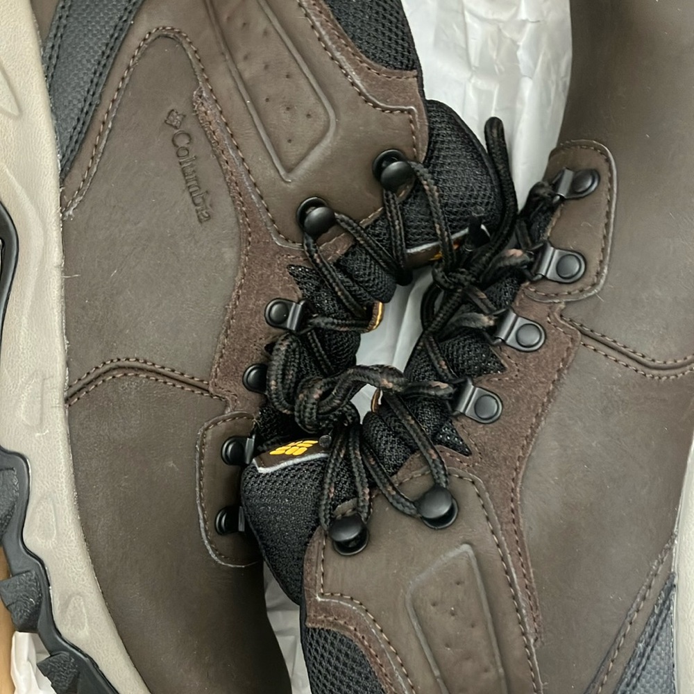 Columbia Men's Dark Brown Hiking Boots - Picture 2 of 10
